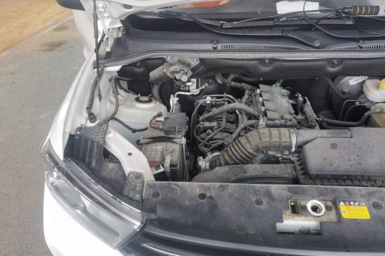 Used Wuling Hongguang 2021 1.5L Revised S Standard Version Hydraulic-Power-Assisted LAR Engine Bay Right