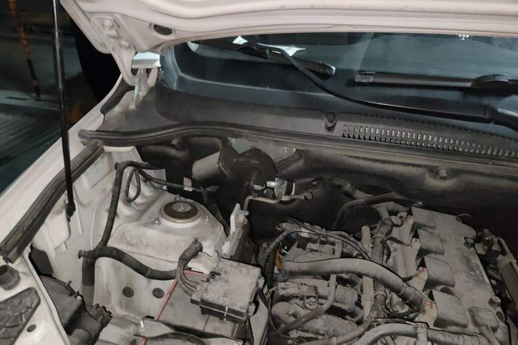 Used Wuling Hongguang 2021 1.5L Restyled S Basic Window-Sealed Car with Electric Power Steering LAR Engine Bay Right