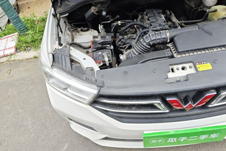 Used Wuling Hongguang 2021 1.5L Revised S Standard Version with Electric Power Steering LAR Engine Bay Right