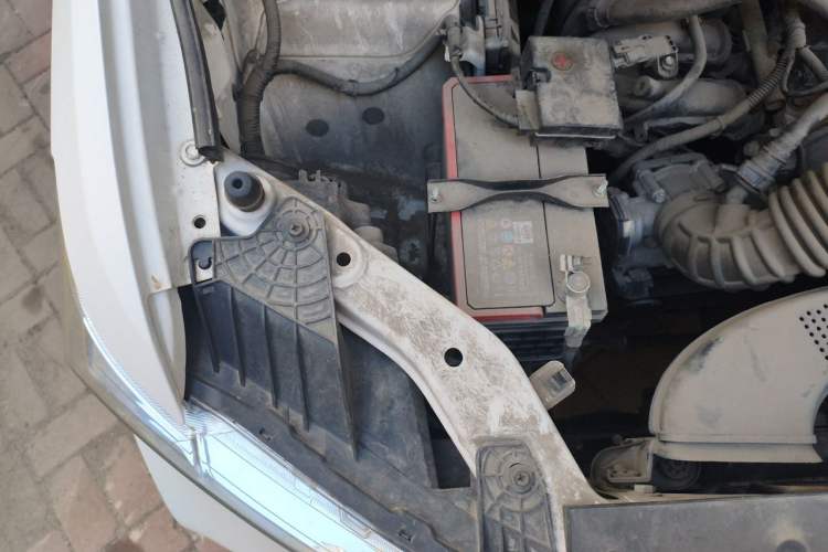 Used Wuling Hongguang 2021 1.5L Revised S Base Version Hydraulic Power Steering LAR Engine Bay Right