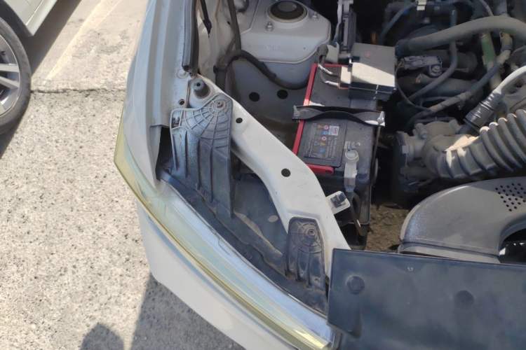Used Wuling Hongguang 2021 1.5L Revised S Standard Version with Electric Power Steering LAR Engine Bay Right