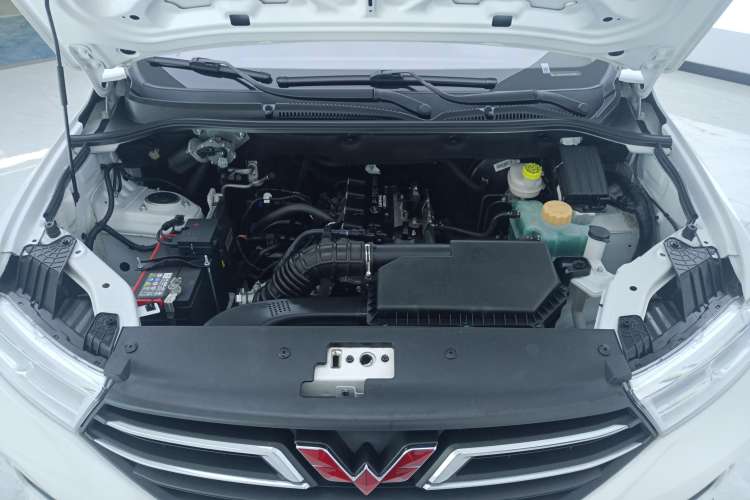 Used Wuling Hongguang 2021 1.5L Revised S Standard Version with Electric Power Steering LAR Engine Bay