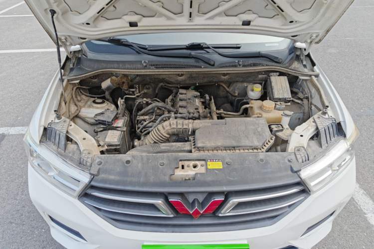 Used Wuling Hongguang 2021 1.5L S Standard Version LAR Engine Bay