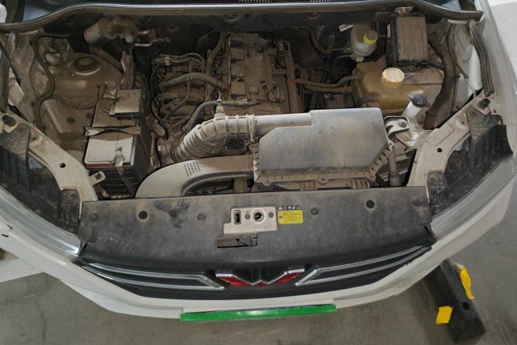 Used Wuling Hongguang 2021 1.5L S Comfort Edition LAR Engine Bay