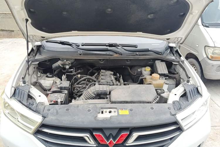 Used Wuling Hongguang 2021 1.5L S Comfort Edition LAR Engine Bay
