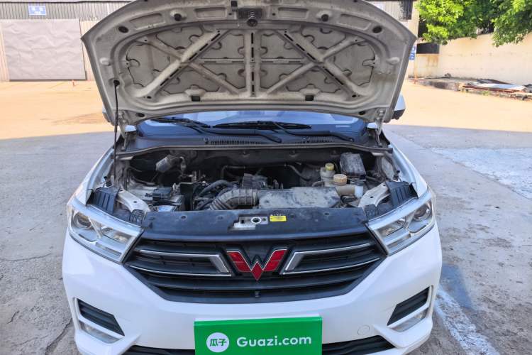 Used Wuling Hongguang 2021 1.5L S Standard Version LAR Engine Bay