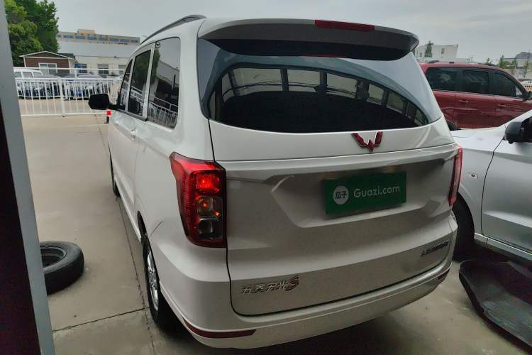Used Wuling Hongguang 2021 1.5L Revised S Standard Version with Electric Power Steering LAR Exterior 2