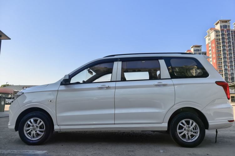 Used Wuling Hongguang 2021 1.5L S Standard Version LAR Exterior 2