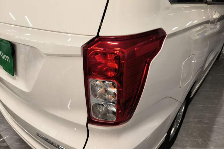 Used Wuling Hongguang 2021 1.5L Revised S Standard Version with Electric Power Steering LAR Exterior 3