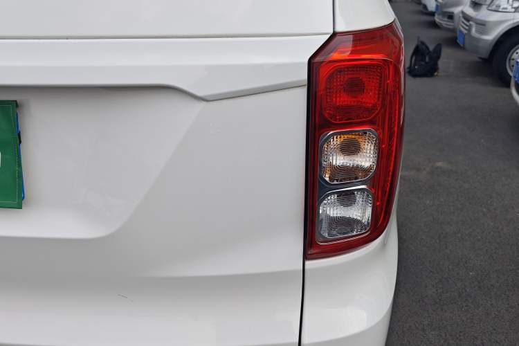 Used Wuling Hongguang 2021 1.5L Revised S Standard Version with Electric Power Steering LAR Exterior 3