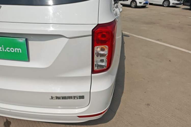 Used Wuling Hongguang 2021 1.5L Revised S Standard Version with Electric Power Steering LAR Exterior 3
