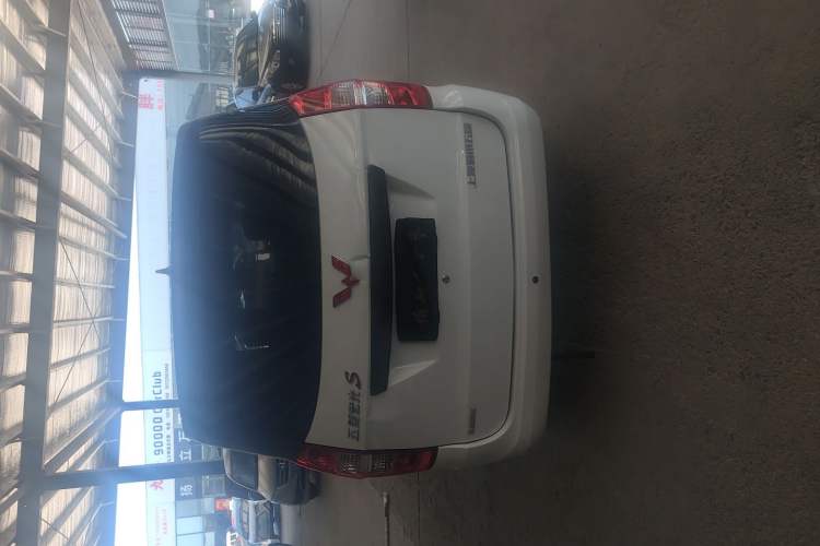 Used Wuling Hongguang 2021 1.5L S Base Version LAR Exterior 3