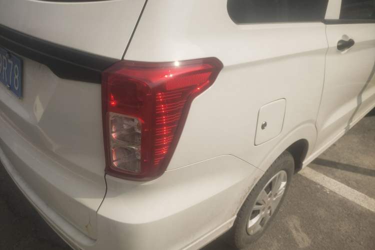 Used Wuling Hongguang 2021 1.5L S Base Version LAR Exterior 3