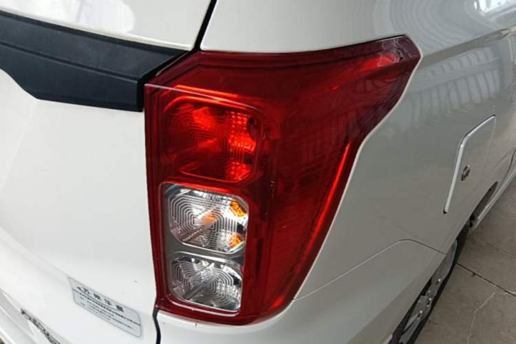 Used Wuling Hongguang 2021 1.5L Revised S Base Version with Electric Power Steering LAR Exterior 3