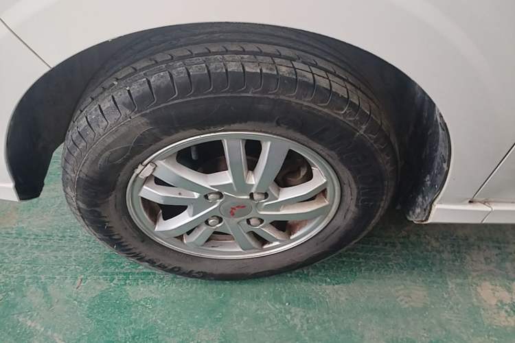 Used Wuling Hongguang 2021 1.5L Revised S Standard Version Hydraulic-Power-Assisted LAR Exterior 4