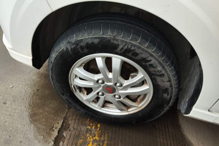 Used Wuling Hongguang 2021 1.5L Revised S Standard Version Hydraulic-Power-Assisted LAR Exterior 4