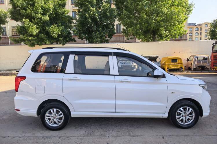 Used Wuling Hongguang 2021 1.5L S Standard Version LAR Exterior 6