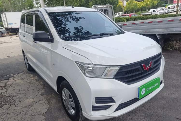 Used Wuling Hongguang 2021 1.5L S Base Version LAR Front Right 45 Deg