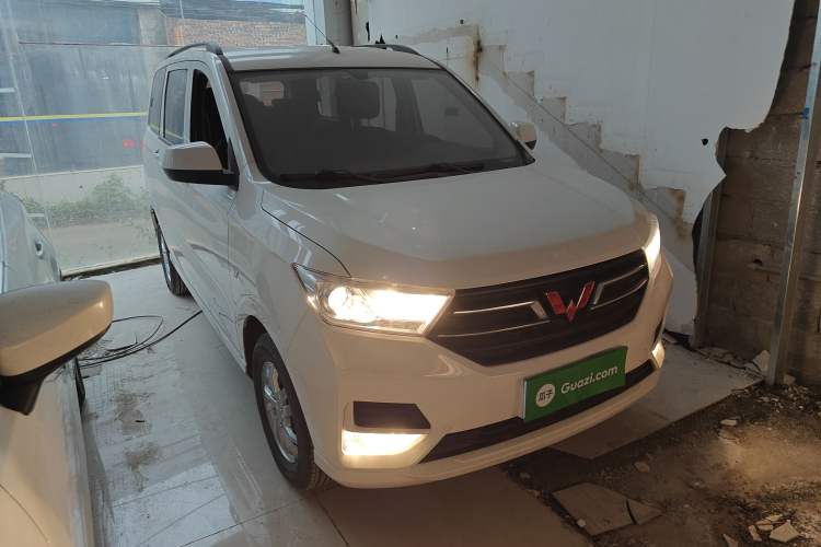 Used Wuling Hongguang 2021 1.5L Revised S Standard Version with Electric Power Steering LAR Front Right 45 Deg