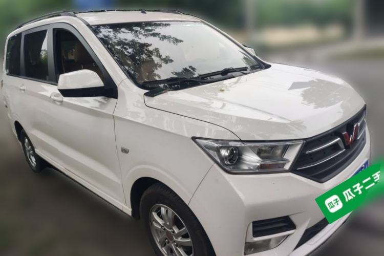 Used Wuling Hongguang 2021 1.5L S Comfort Edition LAR Front Right 45 Deg