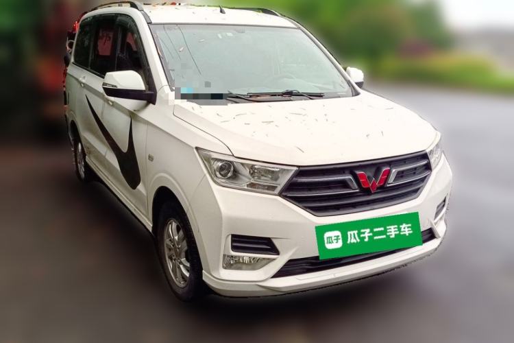 Used Wuling Hongguang 2021 1.5L S Comfort Edition LAR Front Right 45 Deg