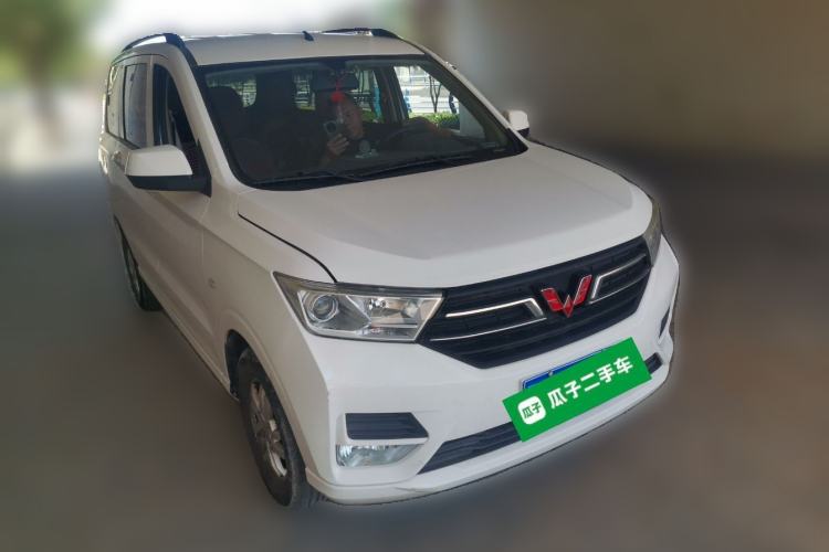 Used Wuling Hongguang 2021 1.5L S Standard Version LAR Front Right 45 Deg
