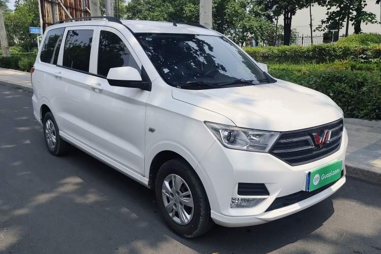 Used Wuling Hongguang 2021 1.5L Revised S Standard Version with Electric Power Steering LAR Front Right 45 Deg