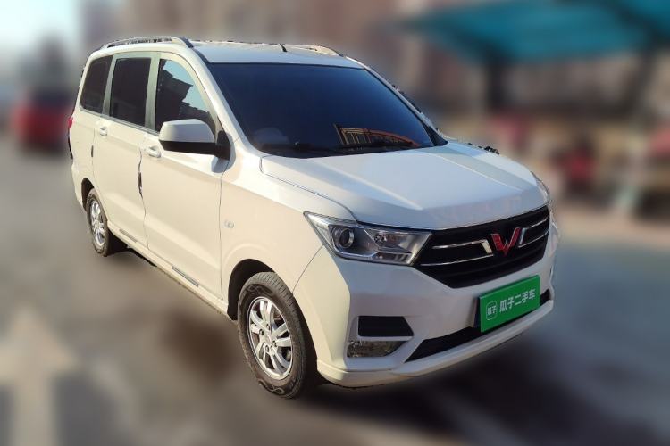 Used Wuling Hongguang 2021 1.5L S Comfort Edition LAR Front Right 45 Deg