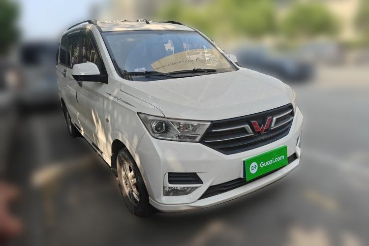 Used Wuling Hongguang 2021 1.5L S Comfort Edition LAR Front Right 45 Deg