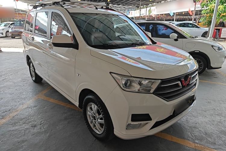 Used Wuling Hongguang 2021 1.5L S Comfort Edition LAR Front Right 45 Deg
