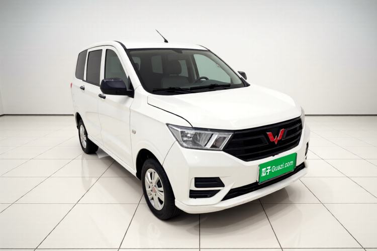 Used Wuling Hongguang 2021 1.5L S Base Version LAR Front Right 45 Deg