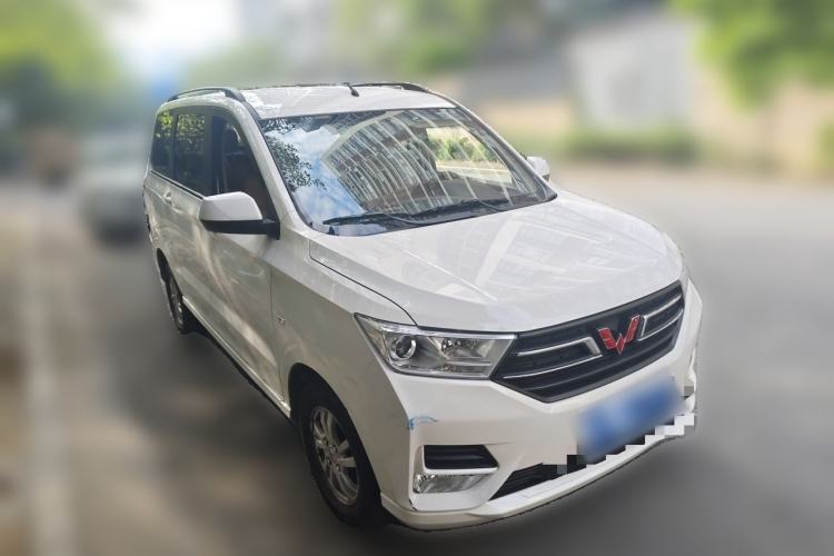 Used Wuling Hongguang 2021 1.5L S Comfort Edition LAR Front Right 45 Deg