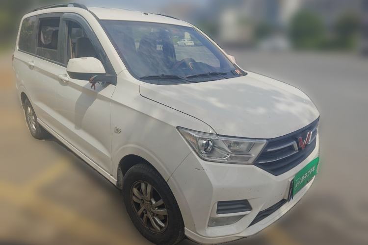 Used Wuling Hongguang 2021 1.5L S Comfort Edition LAR Front Right 45 Deg
