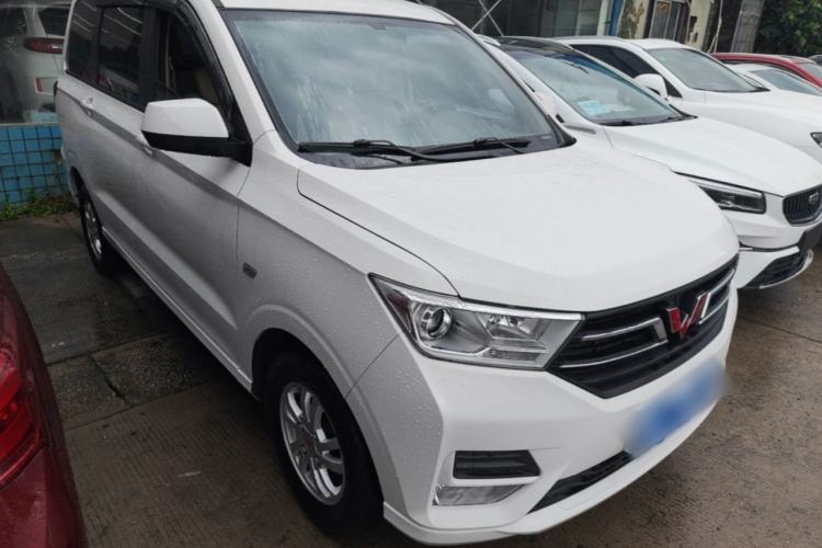 Used Wuling Hongguang 2021 1.5L S Comfort Edition LAR Front Right 45 Deg