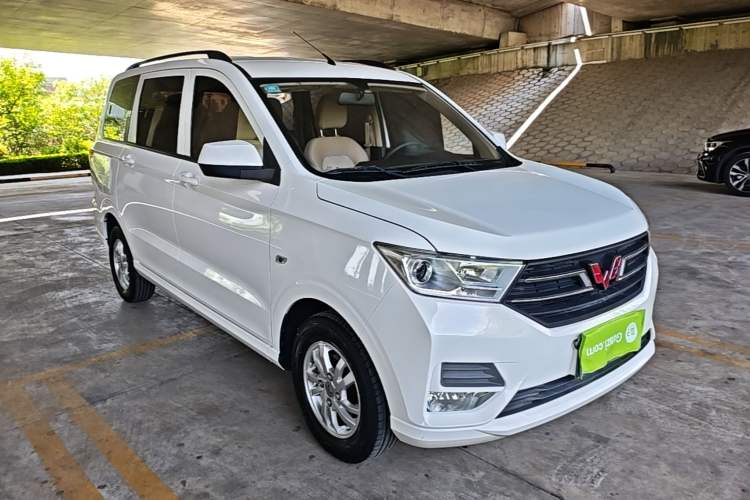 Used Wuling Hongguang 2021 1.5L Revised S Standard Version with Electric Power Steering LAR Front Right 45 Deg