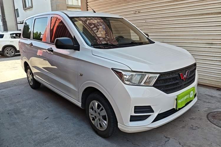 Used Wuling Hongguang 2021 1.5L S Base Version LAR Front Right 45 Deg