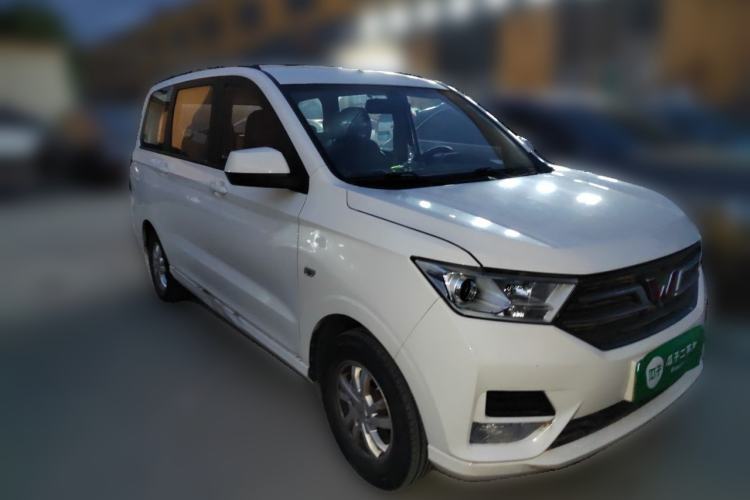 Used Wuling Hongguang 2021 1.5L S Comfort Edition LAR Front Right 45 Deg