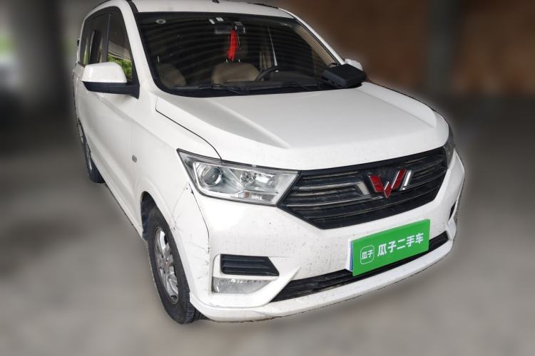 Used Wuling Hongguang 2021 1.5L S Comfort Edition LAR Front Right 45 Deg