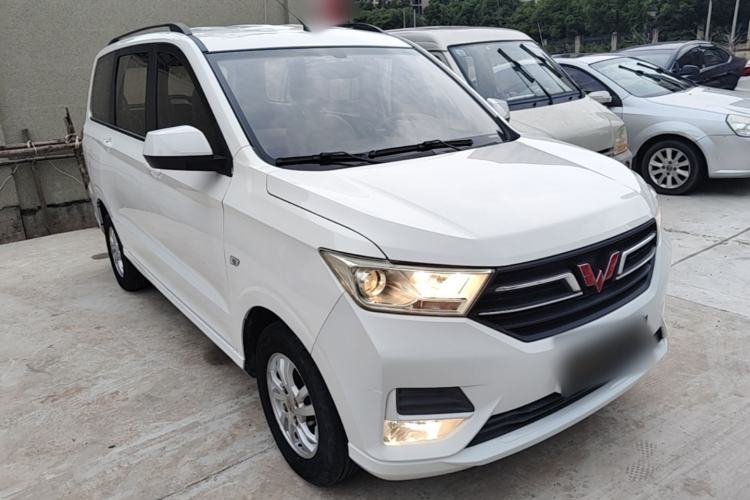 Used Wuling Hongguang 2021 1.5L S Comfort Edition LAR Front Right 45 Deg