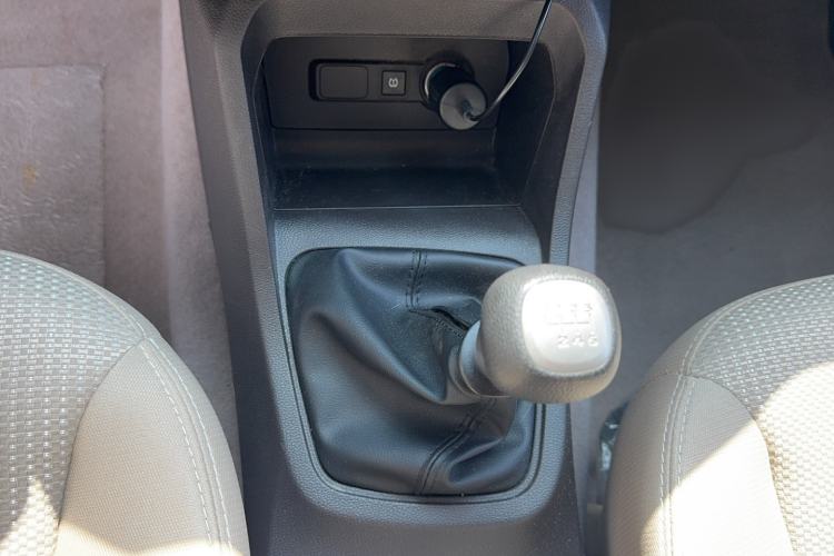 Used Wuling Hongguang 2021 1.5L Revised S Standard Version Hydraulic-Power-Assisted LAR Gear Lever