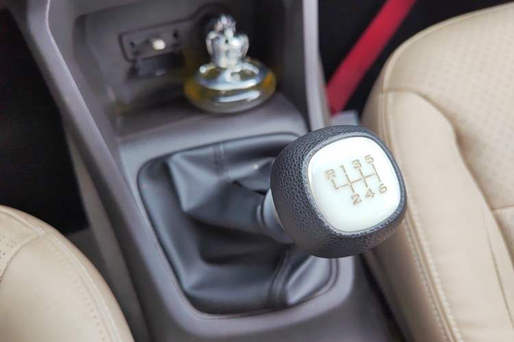 Used Wuling Hongguang 2021 1.5L Facelifted S Comfort Version with Electric Power Steering LAR Gear Lever