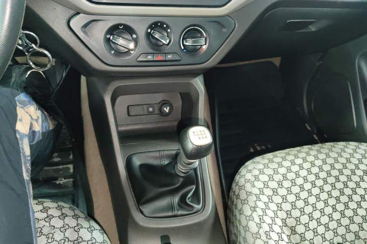 Used Wuling Hongguang 2021 1.5L S Standard Version LAR Gear Lever