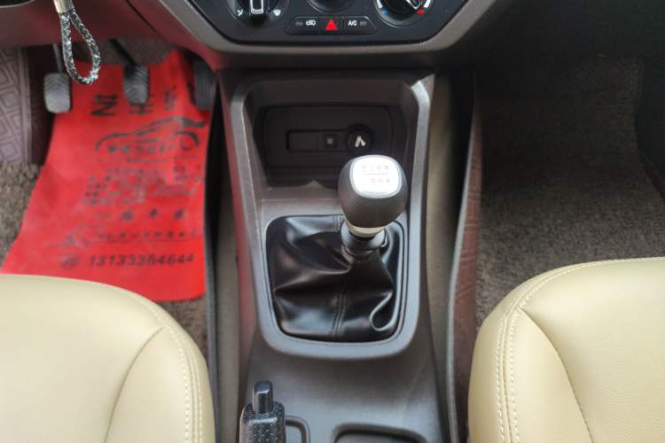 Used Wuling Hongguang 2021 1.5L Revised S Standard Version Hydraulic-Power-Assisted LAR Gear Lever