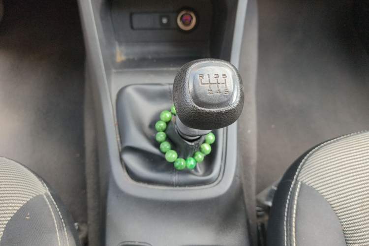 Used Wuling Hongguang 2021 1.5L Revised S Base Version with Electric Power Steering LAR Gear Lever