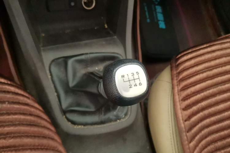 Used Wuling Hongguang 2021 1.5L S Standard Version LAR Gear Lever