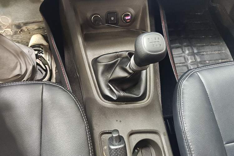 Used Wuling Hongguang 2021 1.5L Revised S Base Version with Electric Power Steering LAR Gear Lever