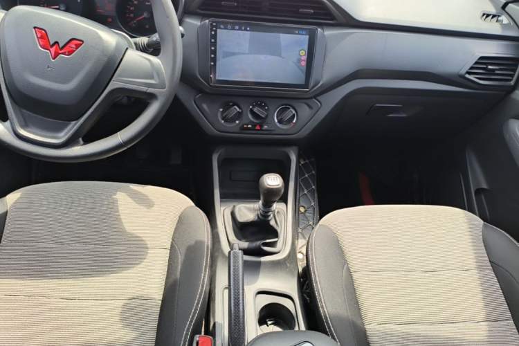 Used Wuling Hongguang 2021 1.5L Revised S Base Version with Electric Power Steering LAR Gear Lever