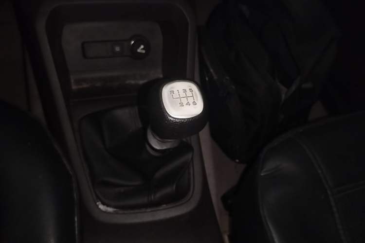 Used Wuling Hongguang 2021 1.5L Revised S Standard Version Hydraulic-Power-Assisted LAR Gear Lever