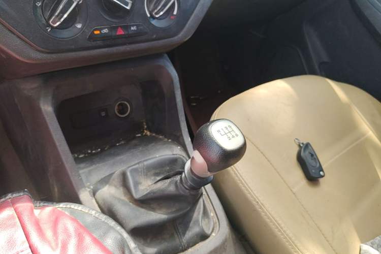 Used Wuling Hongguang 2021 1.5L S Standard Version LAR Gear Lever