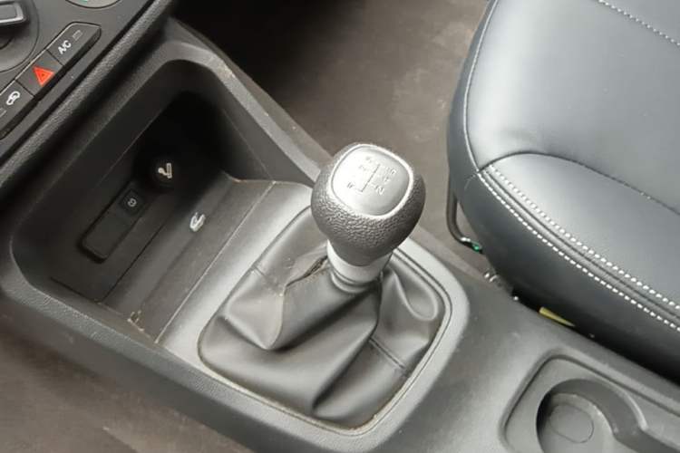 Used Wuling Hongguang 2021 1.5L Revised S Base Version with Electric Power Steering LAR Gear Lever